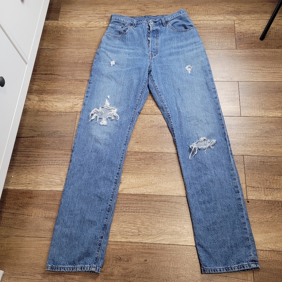 Levi's Women's 501 original light wash straight leg distressed button fly jeans - Picture 3 of 15